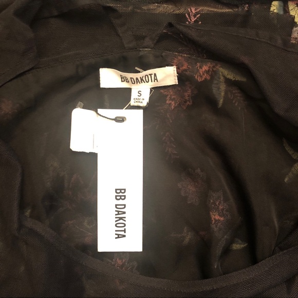 BB Dakota Rayna Embroidered Illusion Neckline NWT - Picture 11 of 12